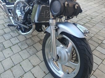 HONDA VF 750c - 5