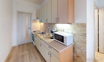 Priestranný zariadený 2 izb.byt s balkónom ZÁPAD - 5