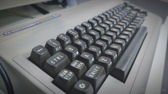 Commodore 64 + 1541 + Action Replay 5 - 5