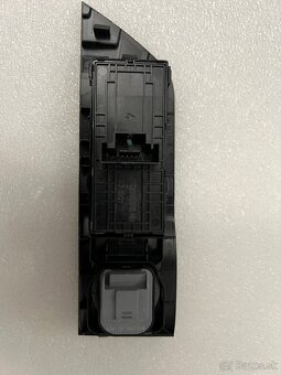 Škoda Superb 3 podsvietené kľučky svietiace logo pod dvere - 5