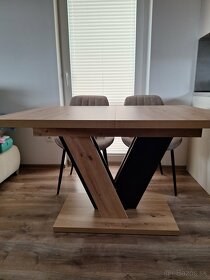 Jedálenský stôl - 5