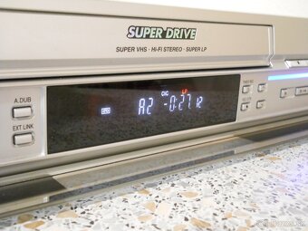 S-VHS-ET videorekordér Panasonic NV-HS880. - 5