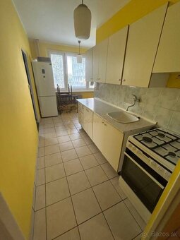 Veľký 2-izb. byt na ul. Vranovská, Petržalka, lodžia, 4.p./7 - 5