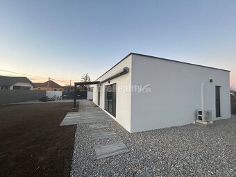 Štýlový rodinný dom z lodných kontajnerov, na predaj. - 5