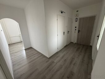 Ponúkam na prenájom 3-izbový byt s loggiou - 5