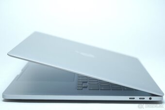 ZÁRUKA/Macbook Pro 16" TB/I7 2.6GHZ/32GB RAM/2TB SSD/CZ - 5