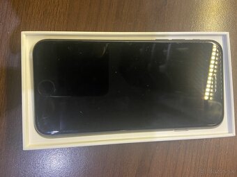 Predam iPhone SE2020, 64gb - 5
