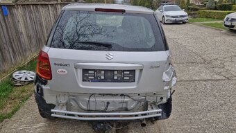 Predám na náhradné diely suzuki sx4 - 5