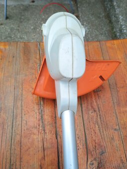 Akumulátorový vyžínač STIHL FSA 57 +2X AKUMULATOR A NABIJAČK - 5