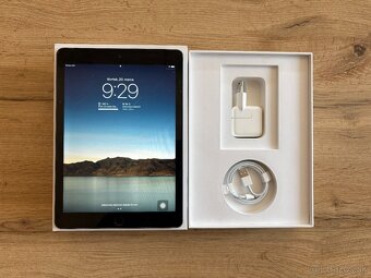iPad 6th generation 128GB LTE - 5