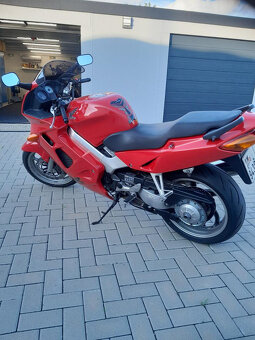 prodám Honda VFR 800FI RC 46 r.v 1999 - 5