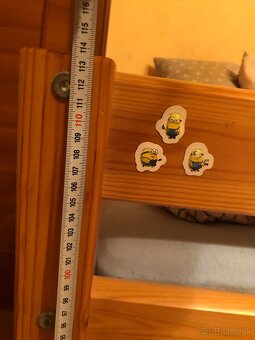 Vyvýšená detská posteľ s výsuvným písacím stolíkom - 5