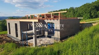 4IZ BUNGALOV V POVAŽSKEJ BYSTRICI V ŠTÁDIU HRUBEJ STAVBY - 5