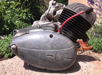 Predám motor na motocykel čz 125/150 C - 5