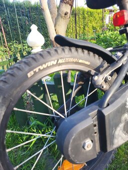 Detský bicykel Btwin Dark Hero na 4,5 do 6 rokov - 5