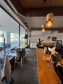 Caffe Resindence, Švermova ulica, BB - 5