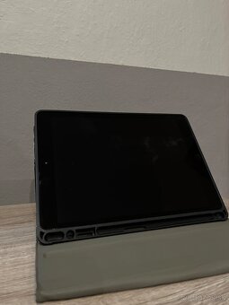 Apple iPad 10.2" (2020 model) - 5