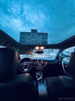 Toyota auris hybrid - 5