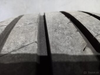 225/45 R19 92W - 5