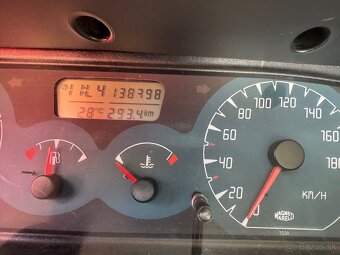 Nissan Terrano 2 - 5
