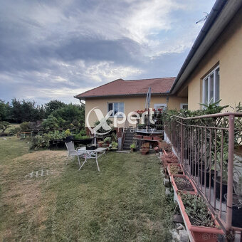 Predaj dvoj generačný Rodinný dom s veľkým stavebným pozemko - 5
