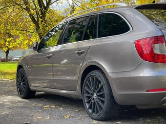 Škoda Superb kombi 3.6 fsi VR6 4x4 - 5