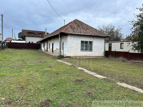 Starší vidiecky domček v malebnej obci Podhájska - 5