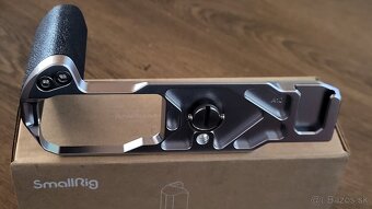 Predám spodný kovový grip SmallRig na Nikon Zf-c - 5