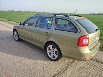 Predám Škodu Octavia 2 FL,1,6Tdi army green limited editon - 5