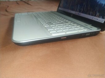 HP. 15,6“ LED. SSD 60 GB. Grafika 2 GB. Nová baterka. - 5