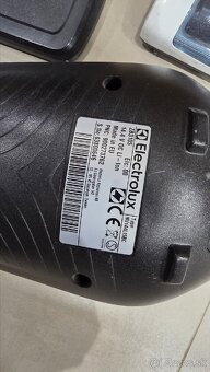 Predám tyčový vysávač Electrolux Ergorapido - 5