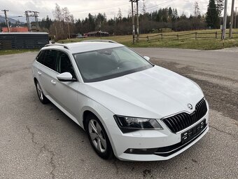 Skoda Superb Combi 2.0TDI DSG - 5