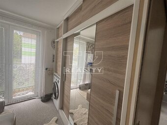 Novinka na predaj : 2,5 izbový byt pri centre, Poprad - 5