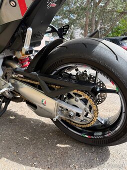Aprilia tuono v4 2021 - 5