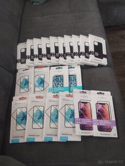 Predám zadné kryty a tvrdené sklo na Samsung Galaxy A23 - 5