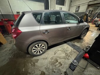 Kia Ceed 1,4 benzín - 5