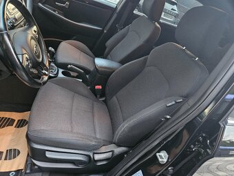 Kia Carens 1.7 CRDi EX 7 miestne - 5