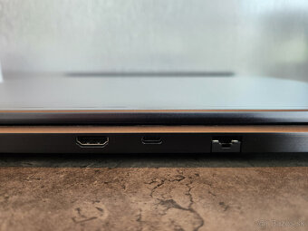 Predám notebook XMG EVO 15 (M24) AMD Ryzen 7 - Win 11 Pro - 5