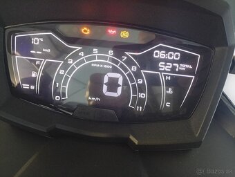 Aprilia SR gt 125 - 5