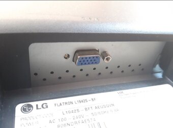 funkcny monitor 19 palcovy znaka LG bez repro - 5