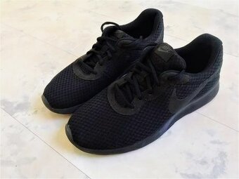 Ľahké tenisky NIKE 42 - 5