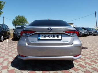 Toyota Corolla sedan 1,8i 72kW HEV automat - 5