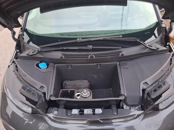 Predám BMW i3 120A zdravie batérie 97 % - 5