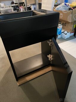 Skrinka s umývadlom - 5