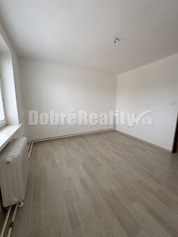 NA PREDAJ 3 IZBOVÝ BYT S VLASTNOU PREDZÁHRADKOU - 5