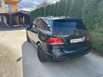 Mercedes Benz 43 AMG - 5