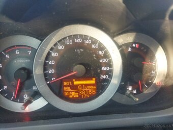 Toyota RAV4 - 5