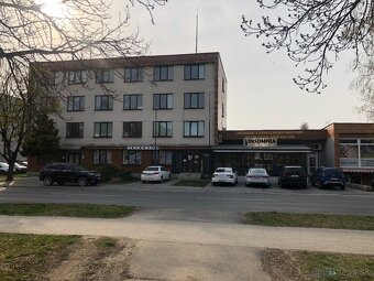 Voľné priestory na prenájom v centre Galanty - 4 kancelárie - 5