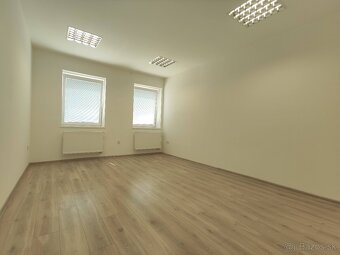 Prenájom kancel. priestorov, s parkov. miestom, Nitra - 5