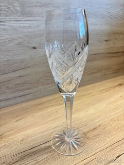 Krištáľový brúsený pohár na stopke - 5